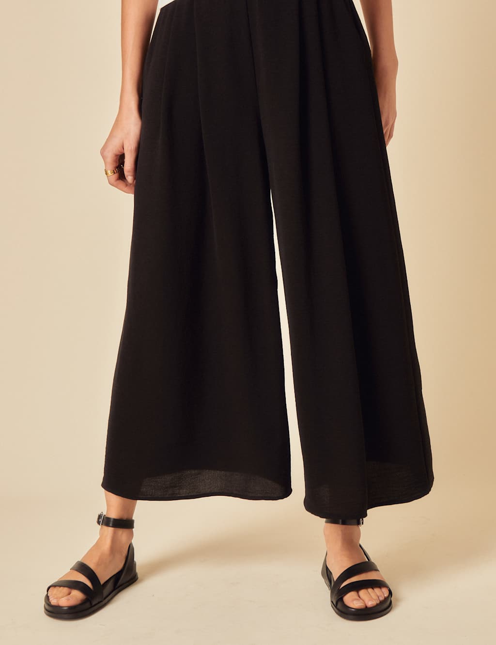 Relaxed Cropped Trousers
