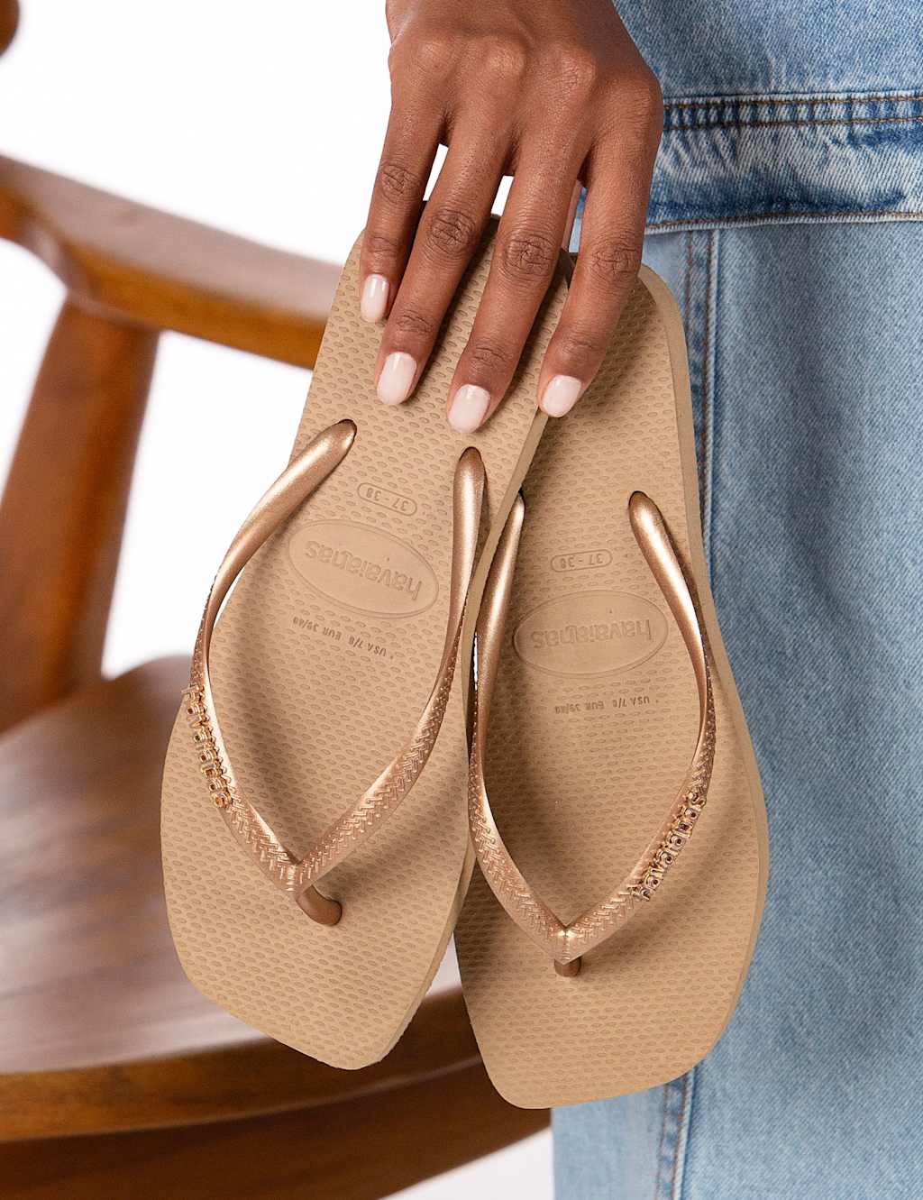 HAVAIANAS Flat Square Toe Flip Flops Gold