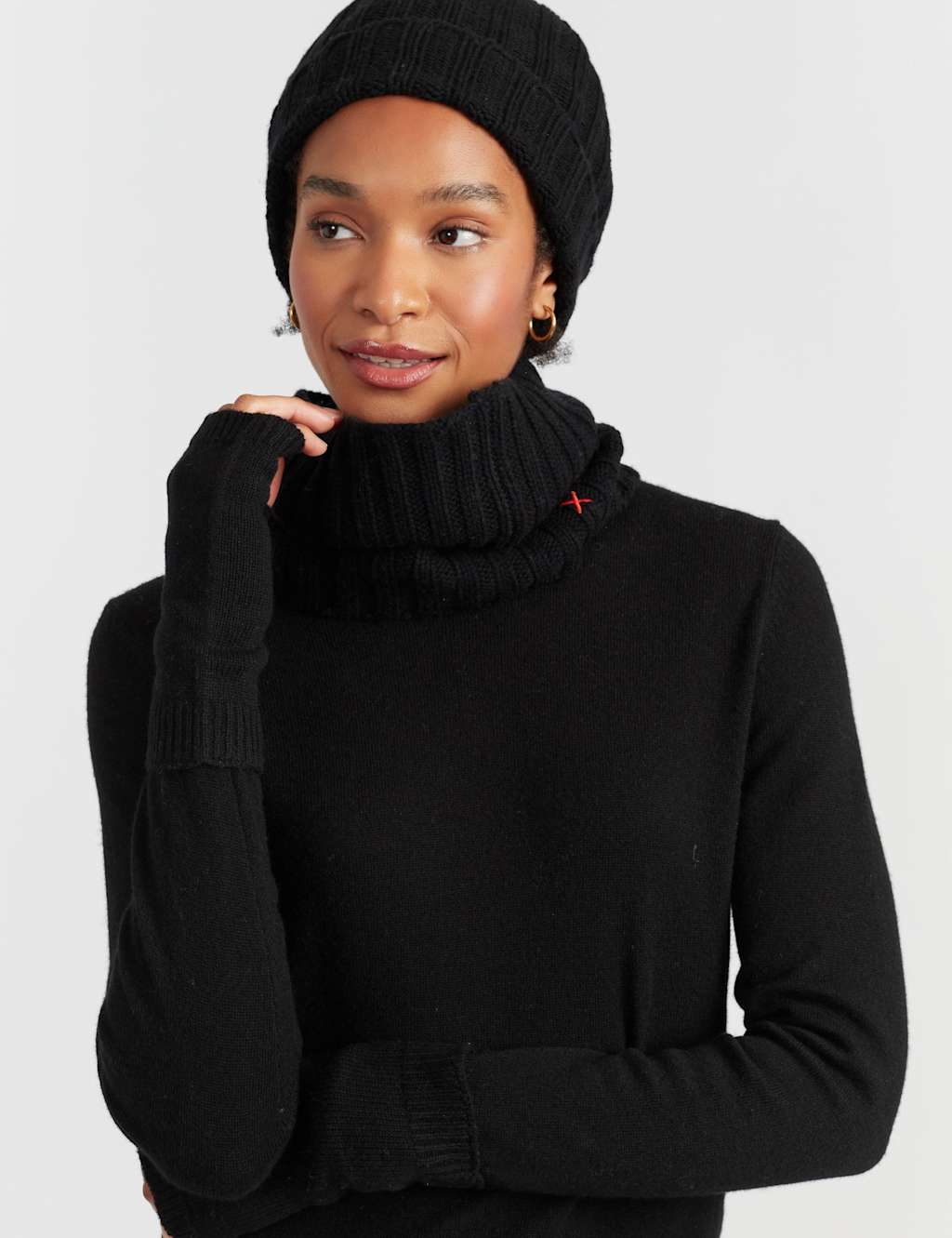 Chinti & Parker Wool Rich Rib Beanie Hat with Cashmere Black