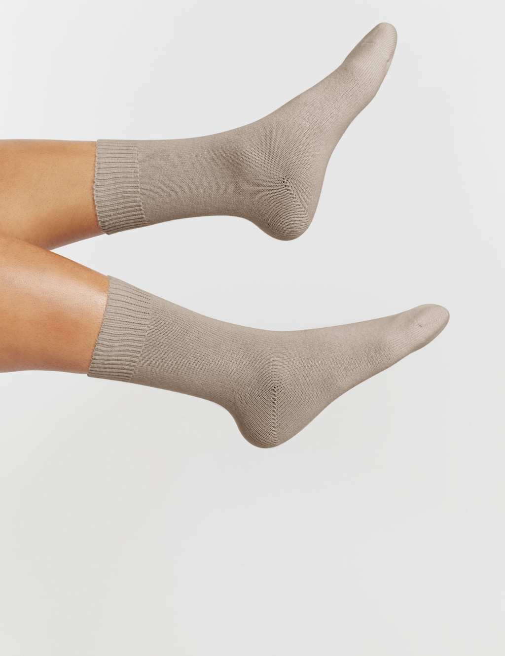 Chinti & Parker Wool Rich Ankle High Socks with Cashmere Oatmeal