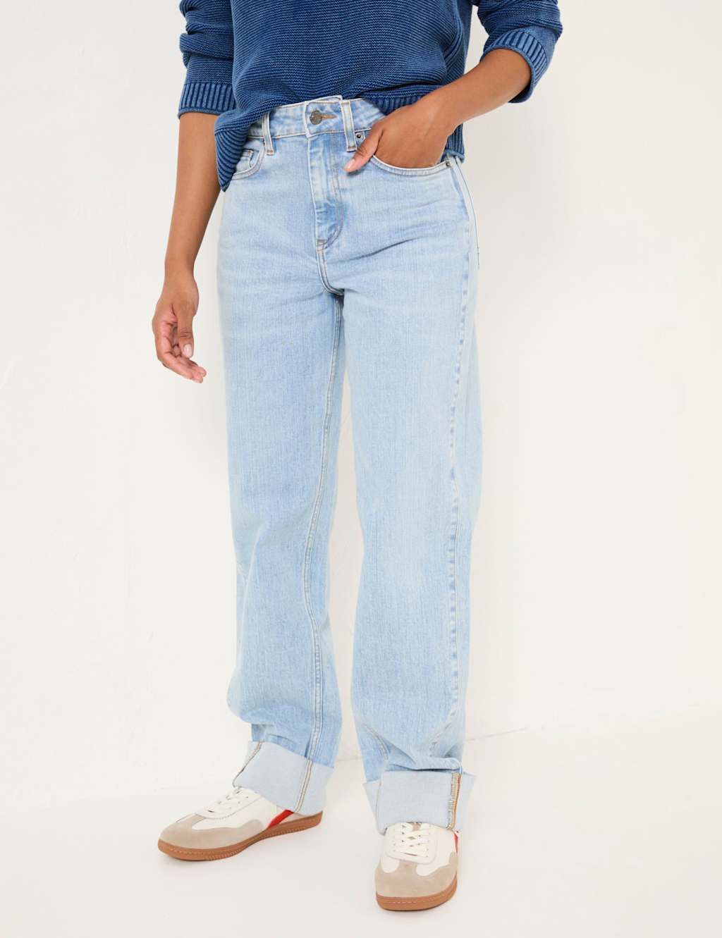 Mid Rise Wide Leg Turn Up Jeans