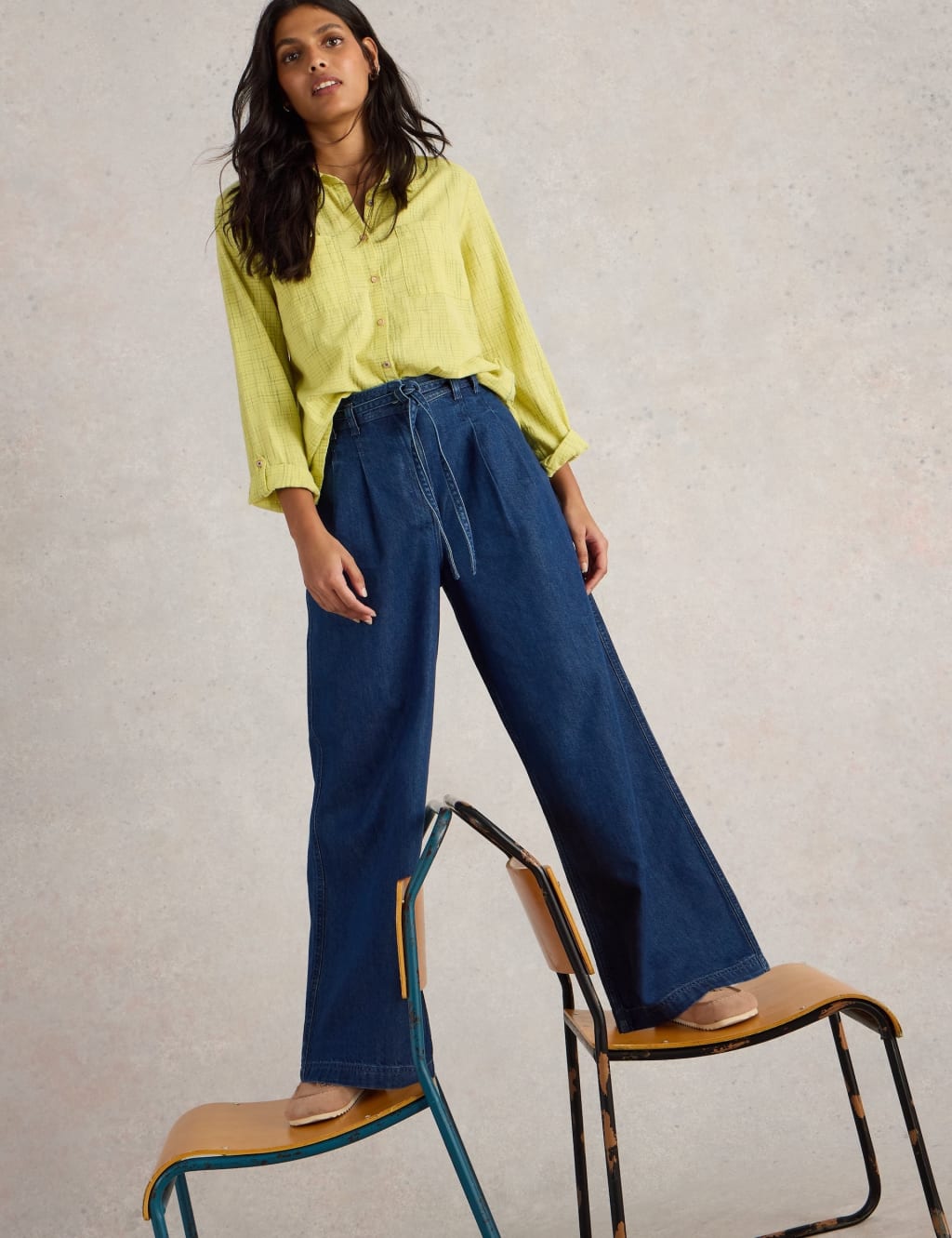 Mid Rise Wide Leg Jeans