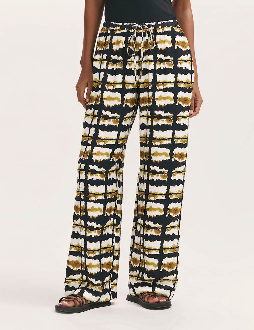 Finery London Women's Printed Elasticated Waist Wide Leg Trousers - 14 - Black Mix - Available at M&S