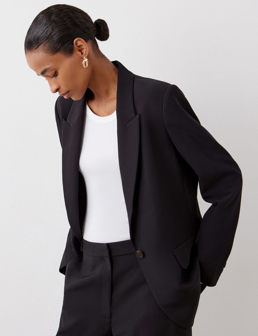 Collared Single Breasted Blazer