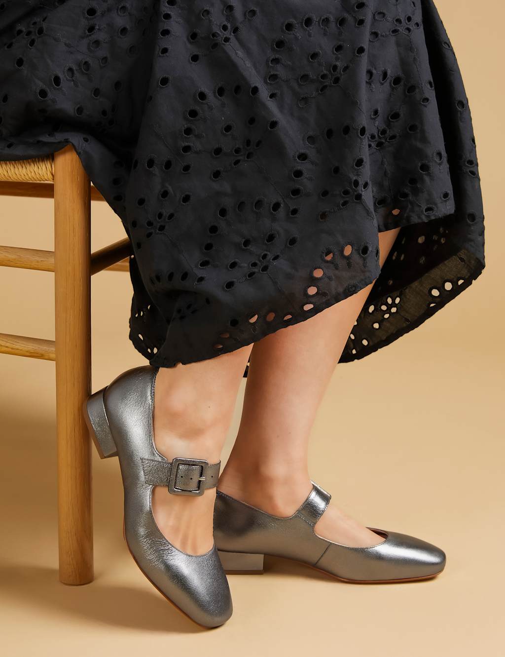 Leather Metallic Buckle Block Heel Mary Jane Shoes