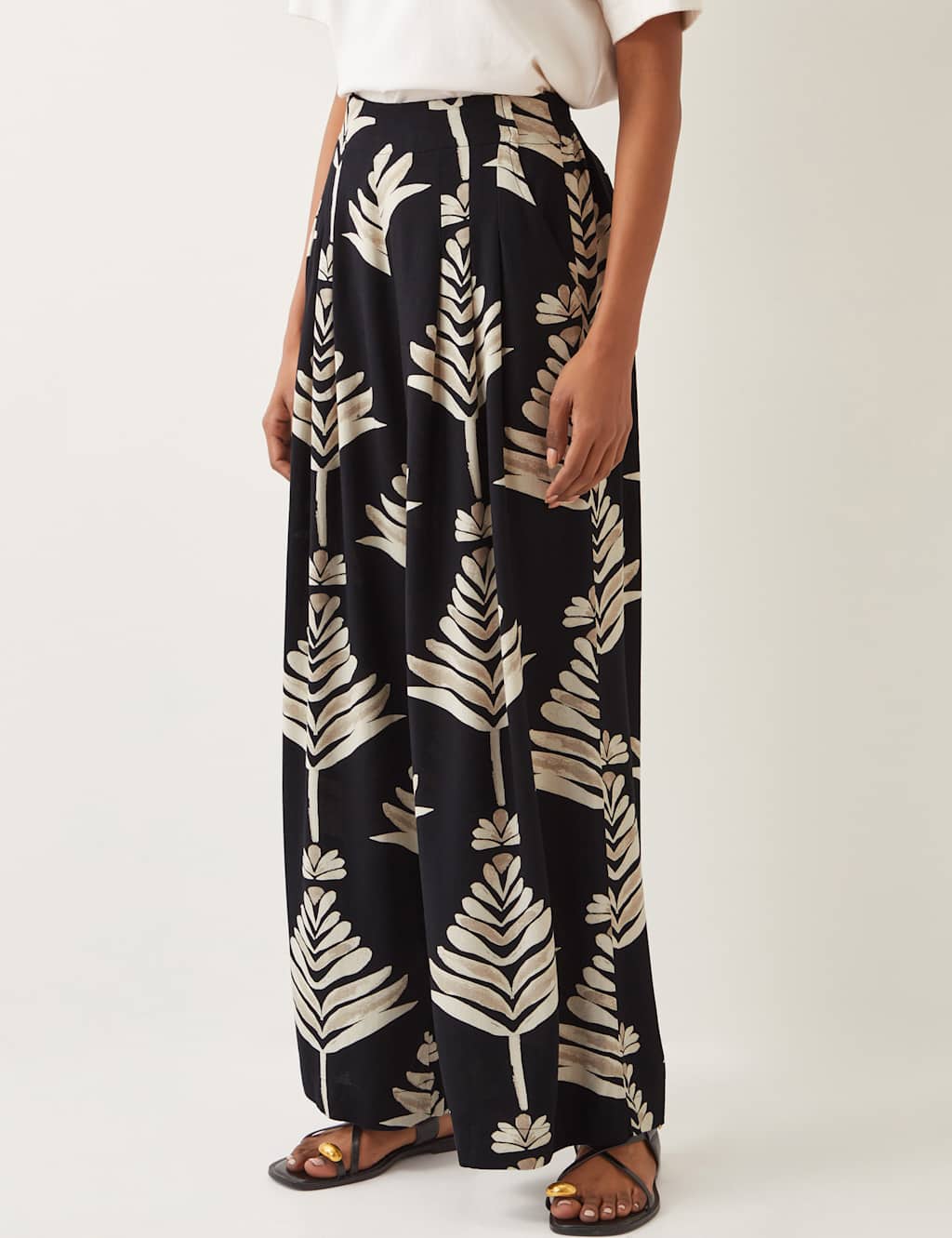 Leaf Print Wide Leg Trousers with Linen