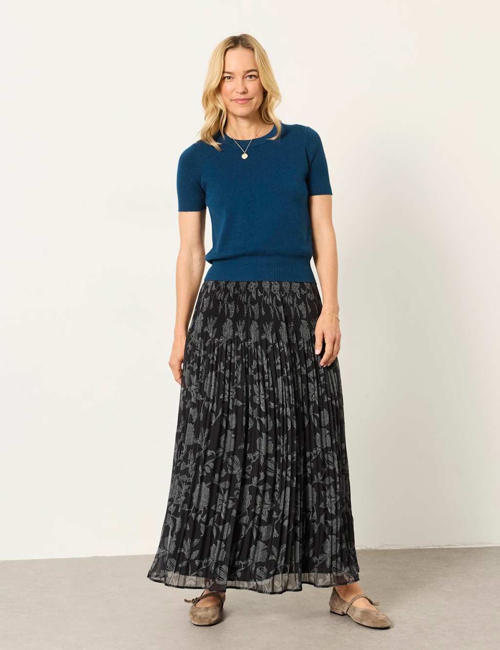 Fatface Women's Floral Pleated Maxi Skirt - 16 - Black Mix - Available at M&S