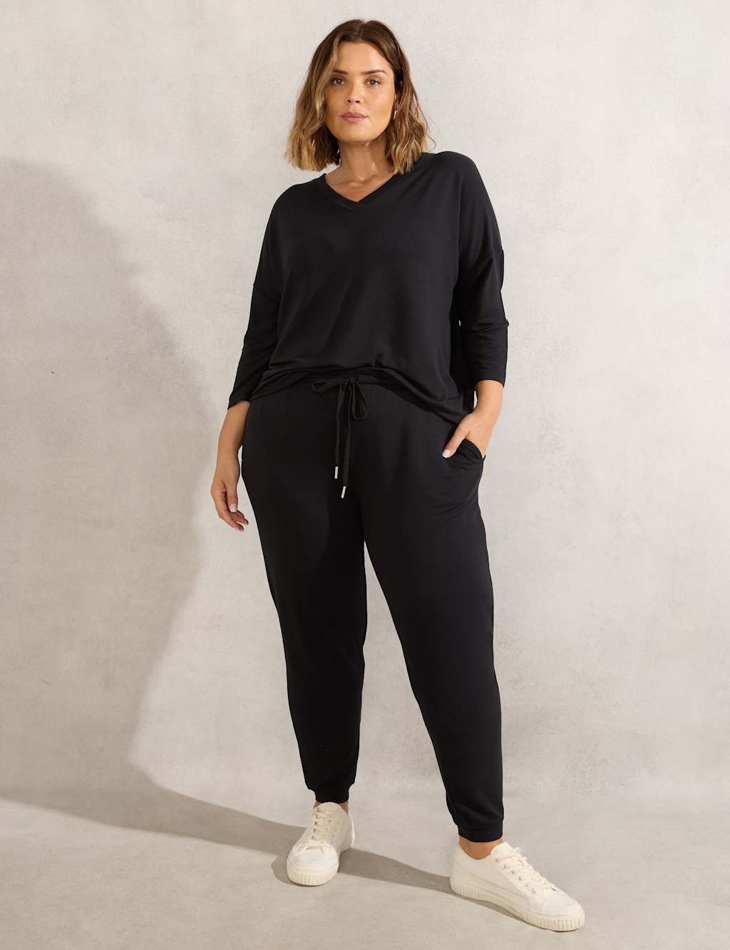 Live Unlimited London Lightweight Supersoft Tapered Joggers Black