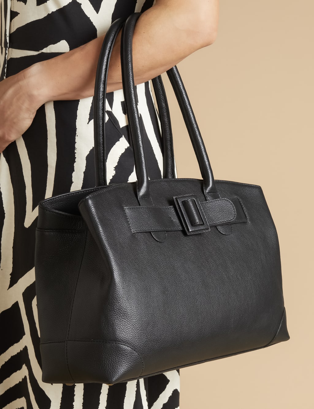 Stylish black handbags cheap