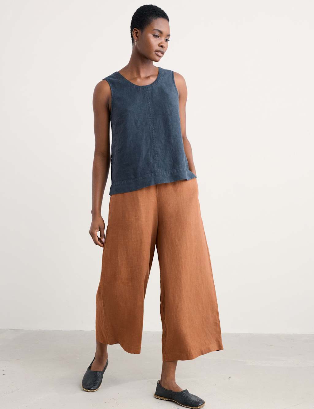 Seasalt Cornwall Pure Linen Round Neck Vest Navy