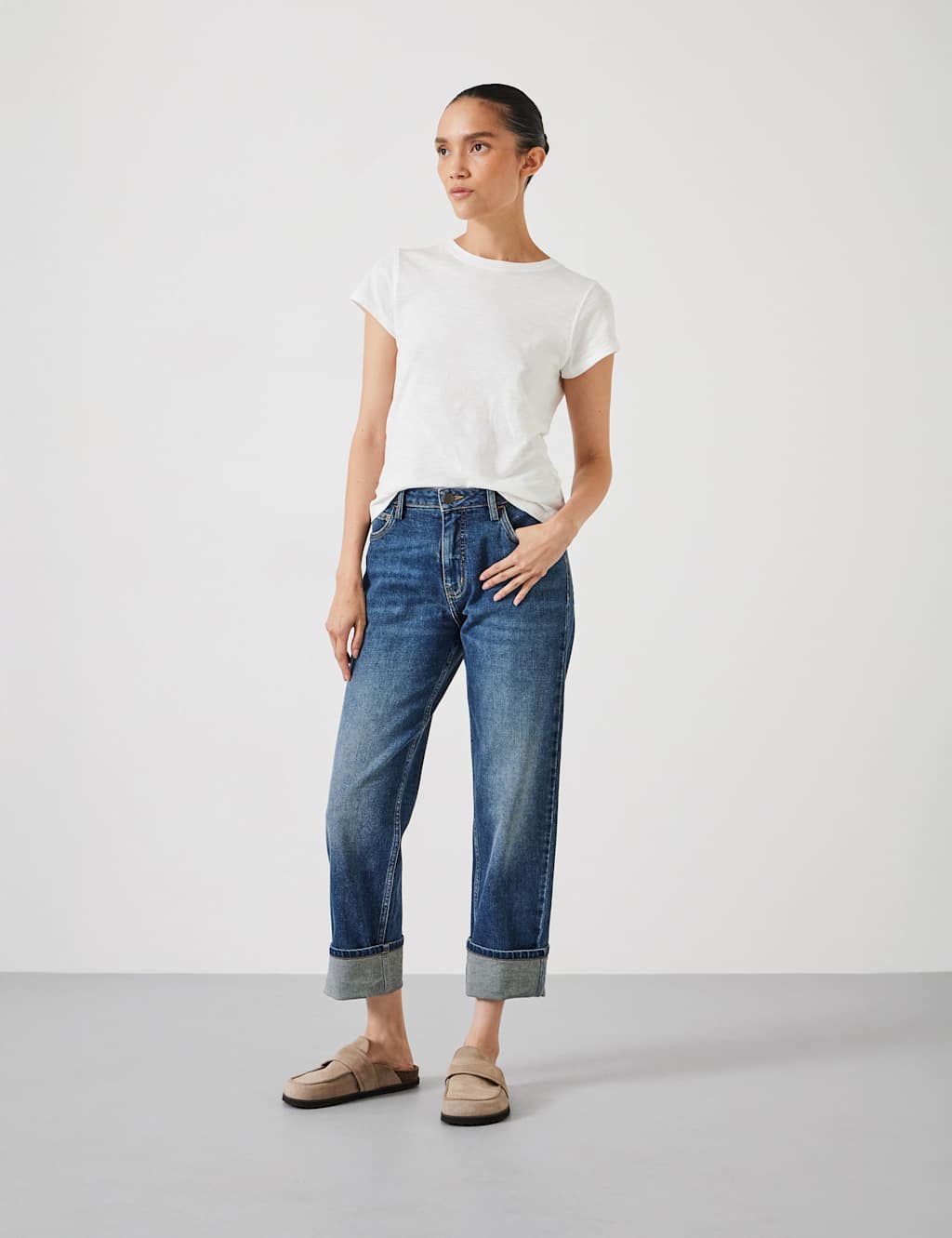Straight Leg Mid Rise Cropped Turn Up Jeans