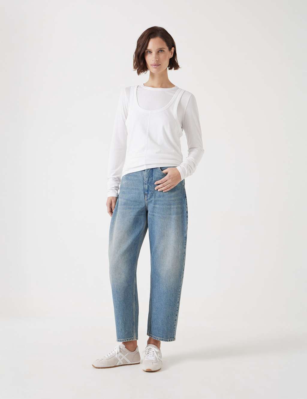 Mid Rise Barrel Leg Jeans