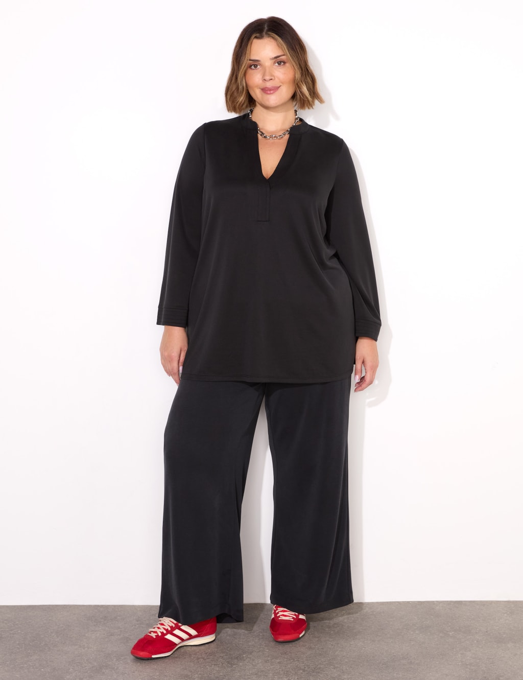 Live Unlimited London Women's Cupro Rich Wide Leg Trousers - 18REG - Black, Black
