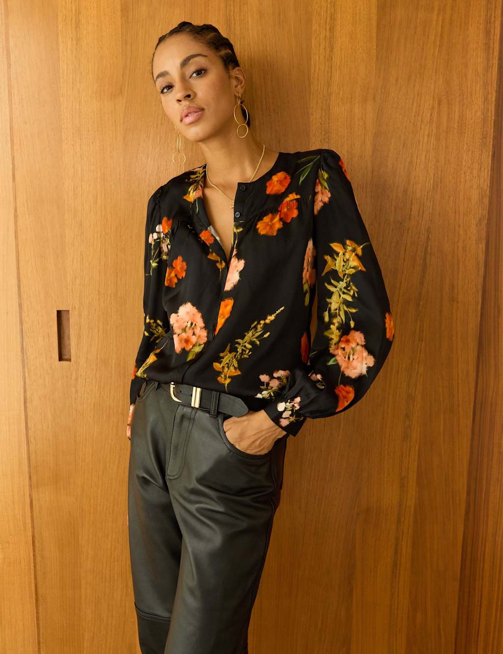 BAUKJEN Satin Floral Crew Neck Blouse Black Mix