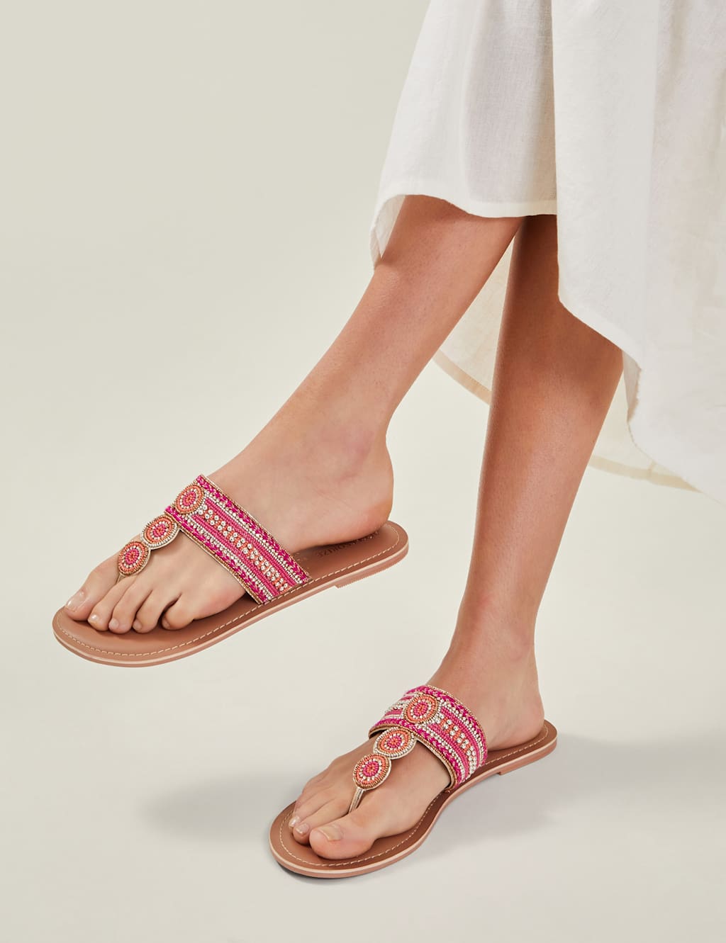 Beaded Circle Flat Toe Thong Sandals