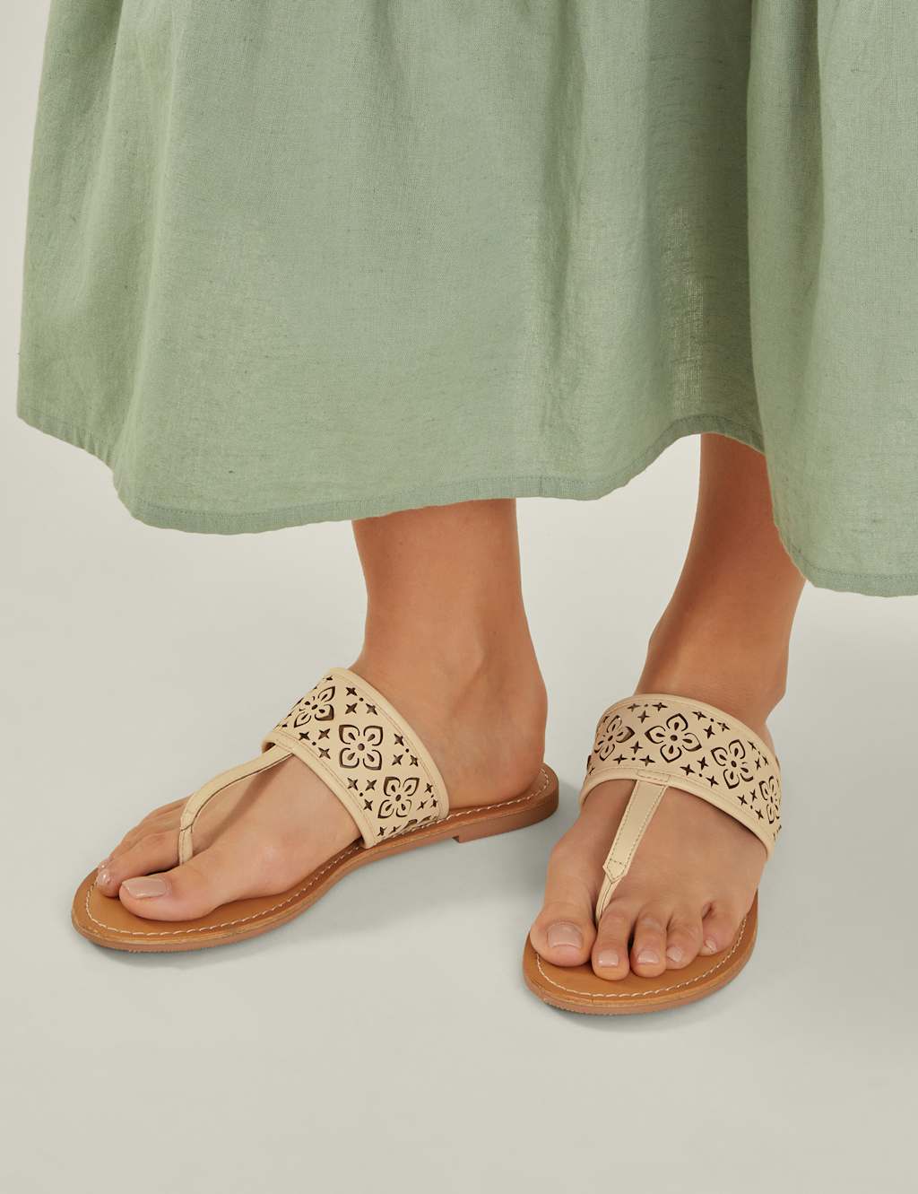 Lasercut Flat Toe Thong Sandals
