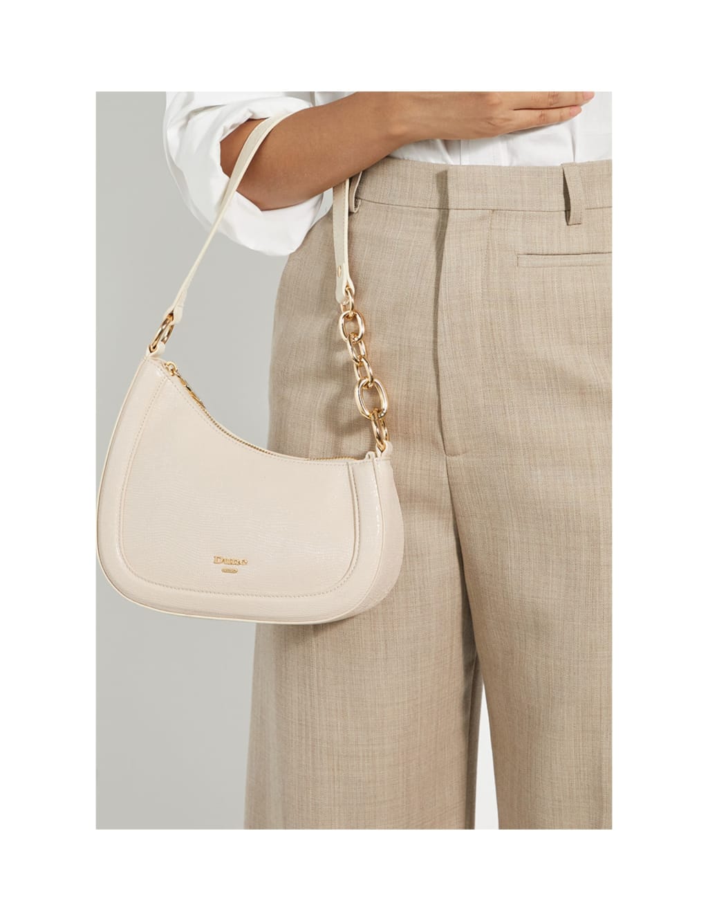 Chain Detail Shoulder Bag
