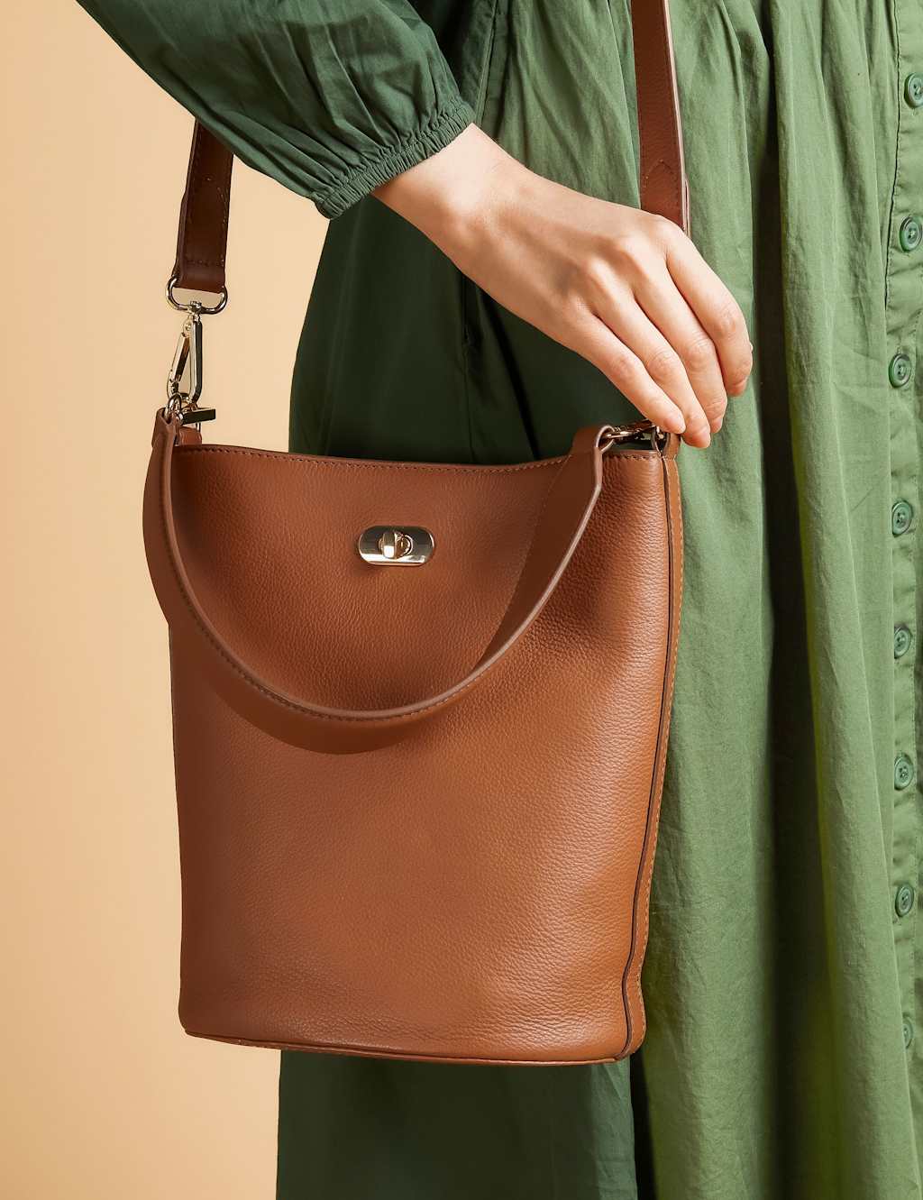 Jones Bootmaker Leather Bucket Shoulder Bag Tan