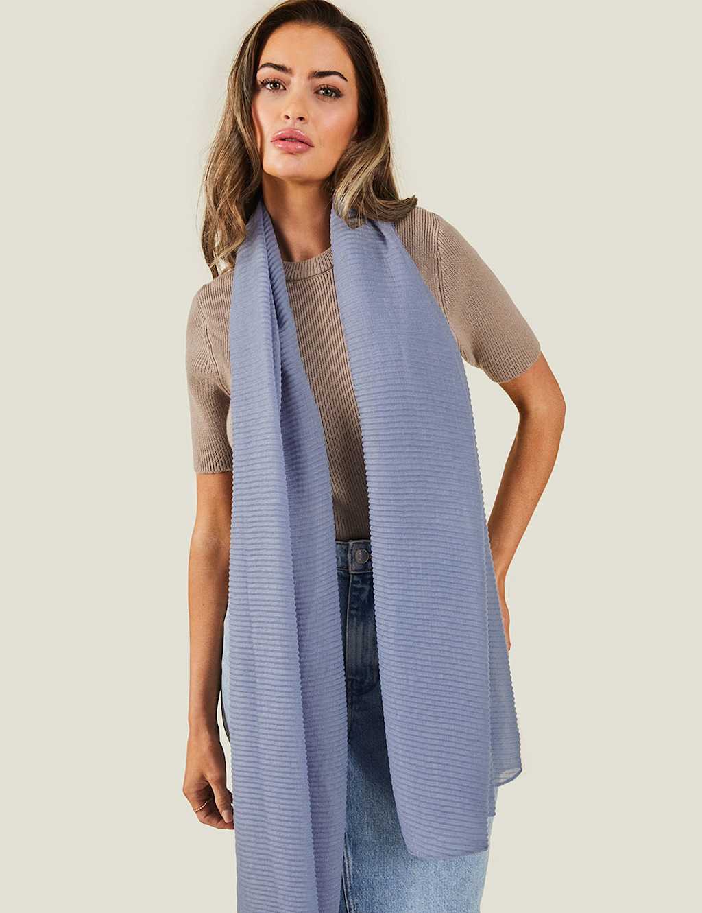 Lightweight Pleated Scarf