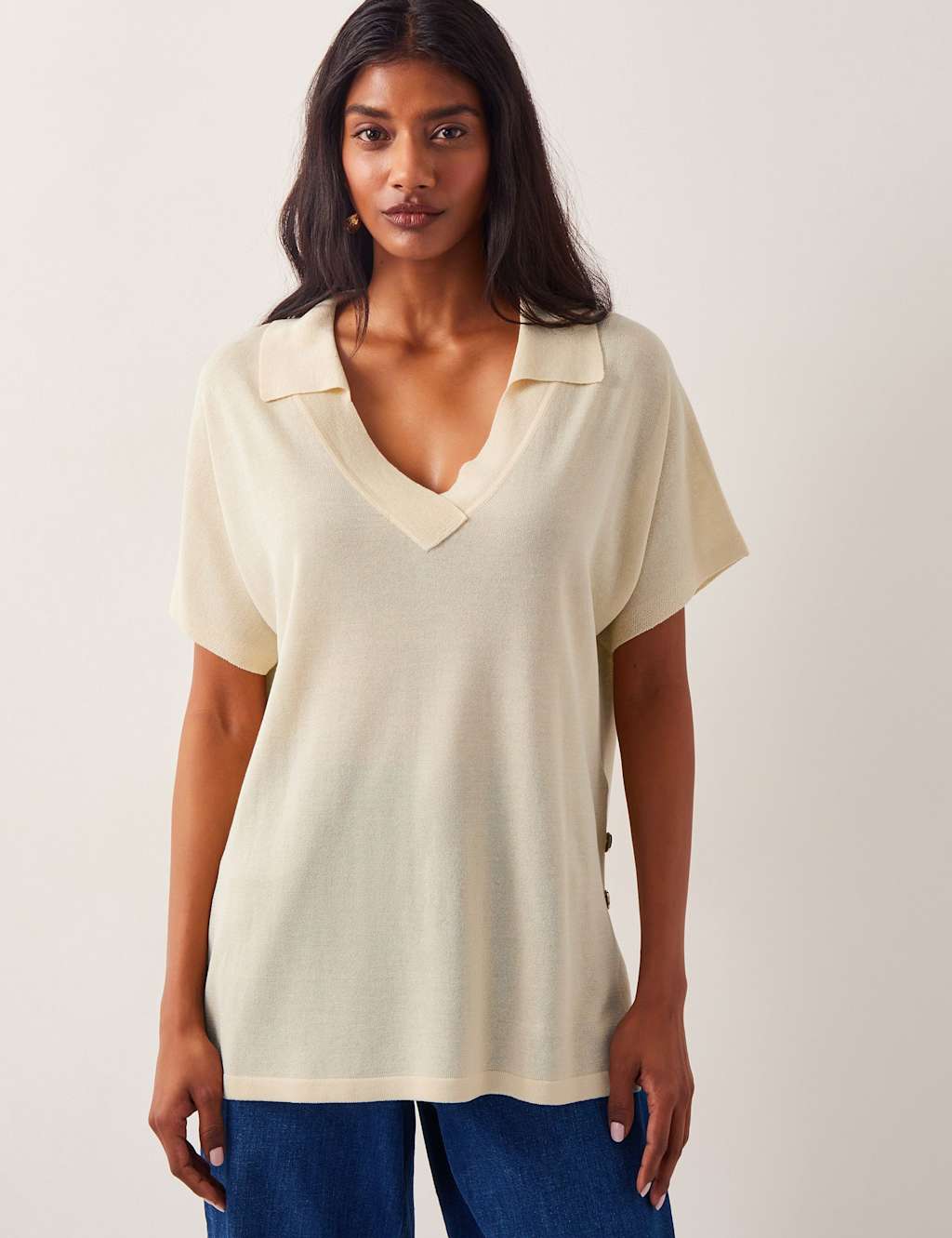 Knitted Collared V-Neck Top with Linen