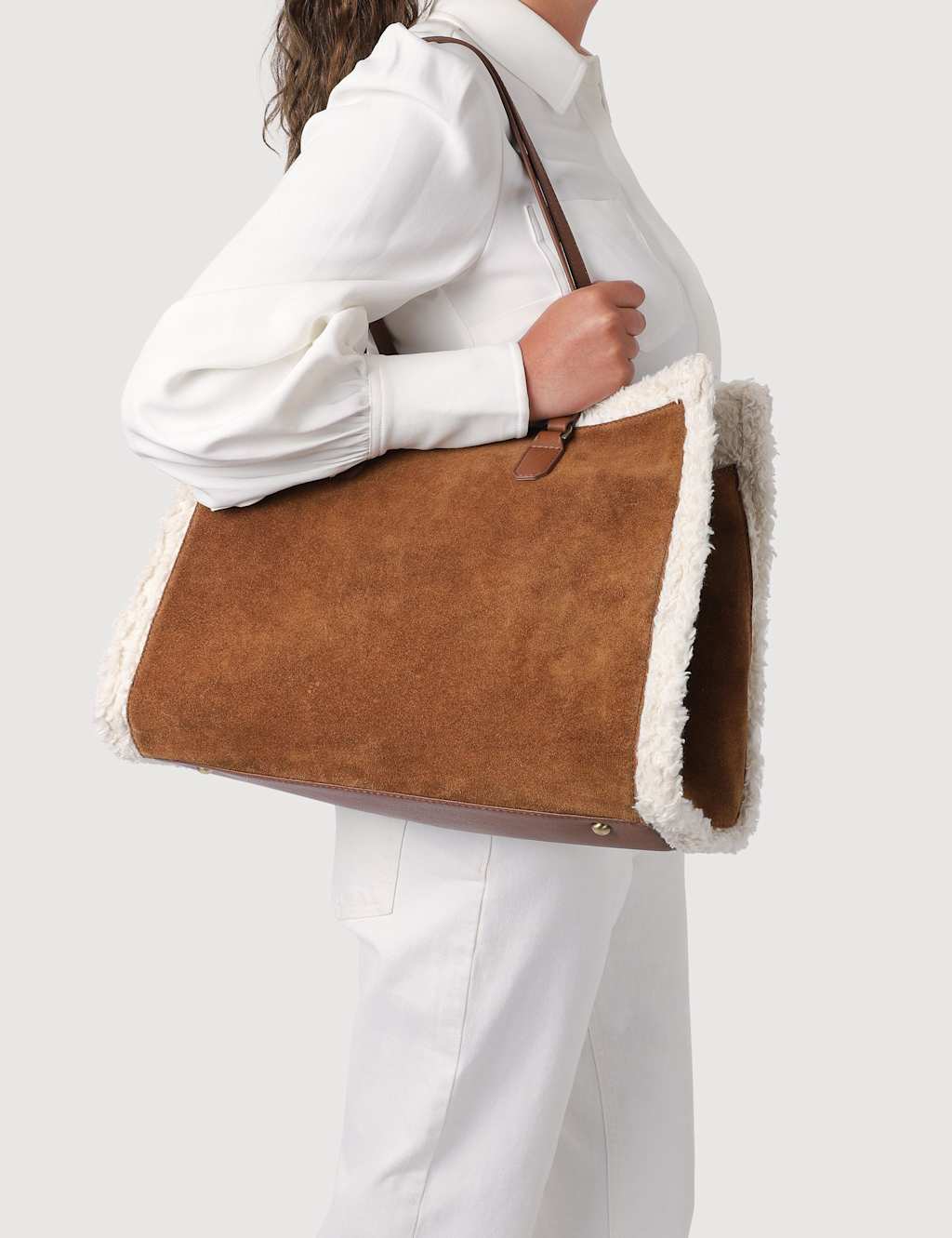 Jones Bootmaker Leather Fur Trim Shoulder Bag Tan