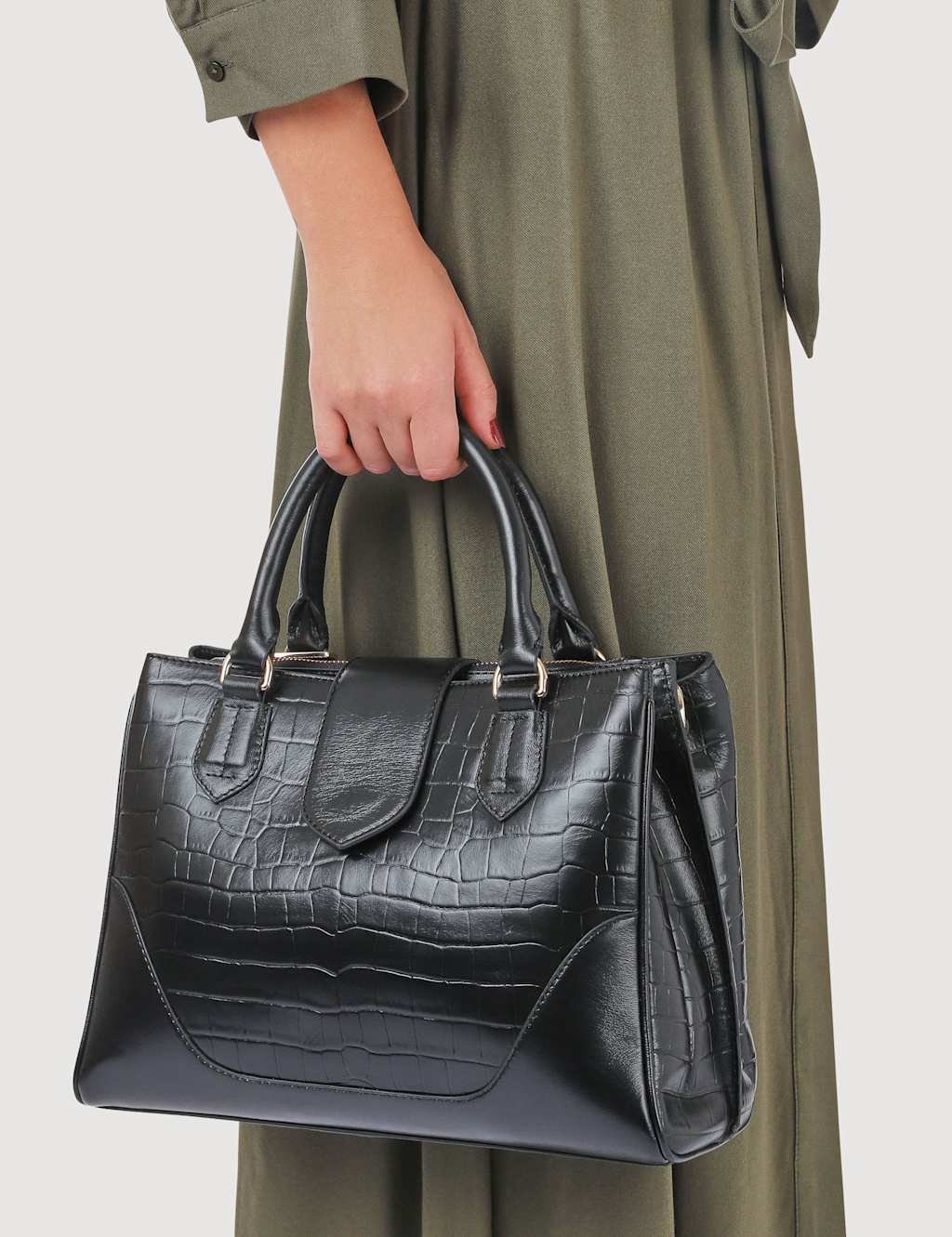 Jones Bootmaker Leather Handbag with an Adjustable Strap Black