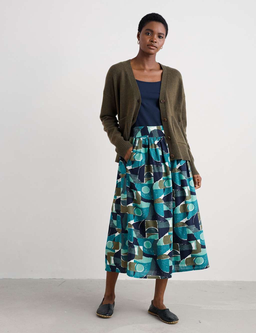 Seasalt Cornwall Merino Wool Rich V-Neck Relaxed Cardigan Green