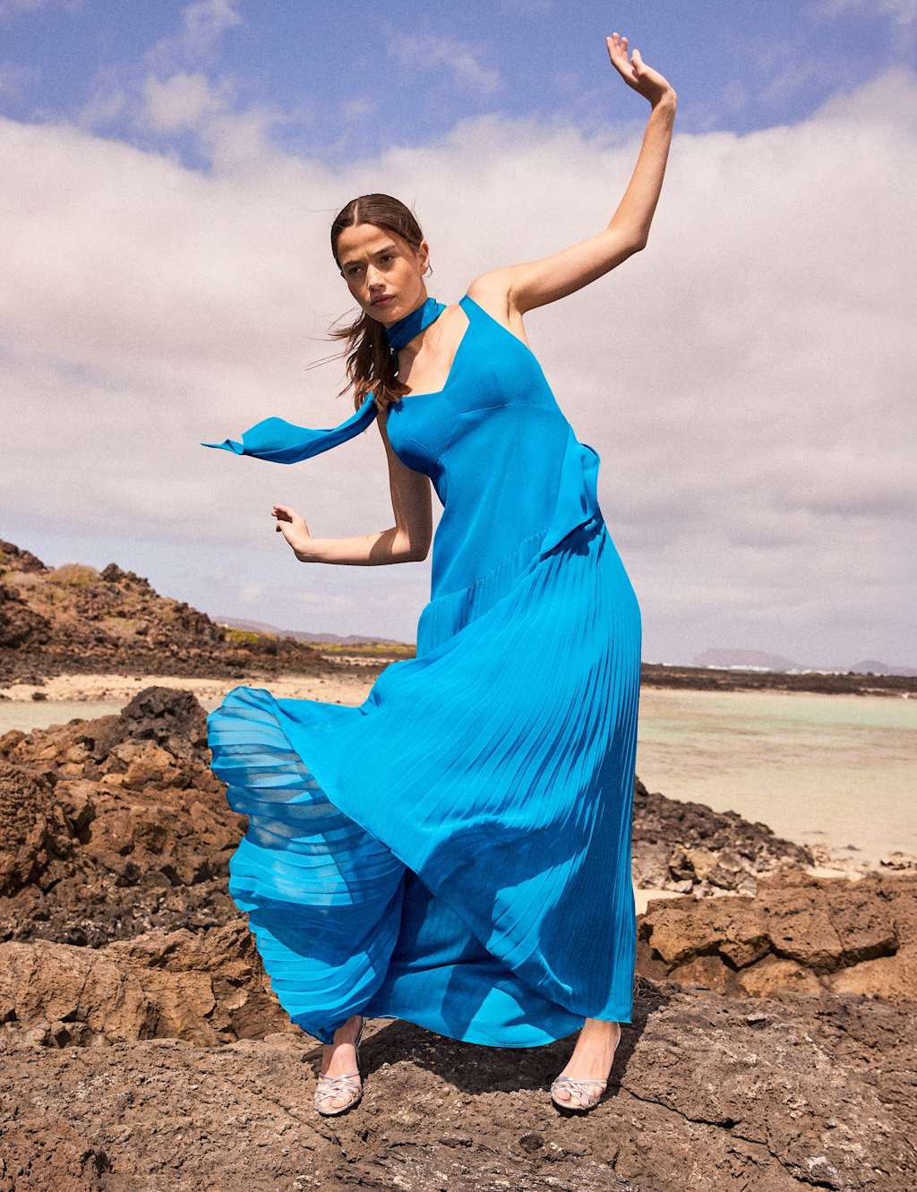 Ro&Zo Women's V-Neck Pleated Dropped Waist Maxi Dress - 10 - Teal - Available at M&S