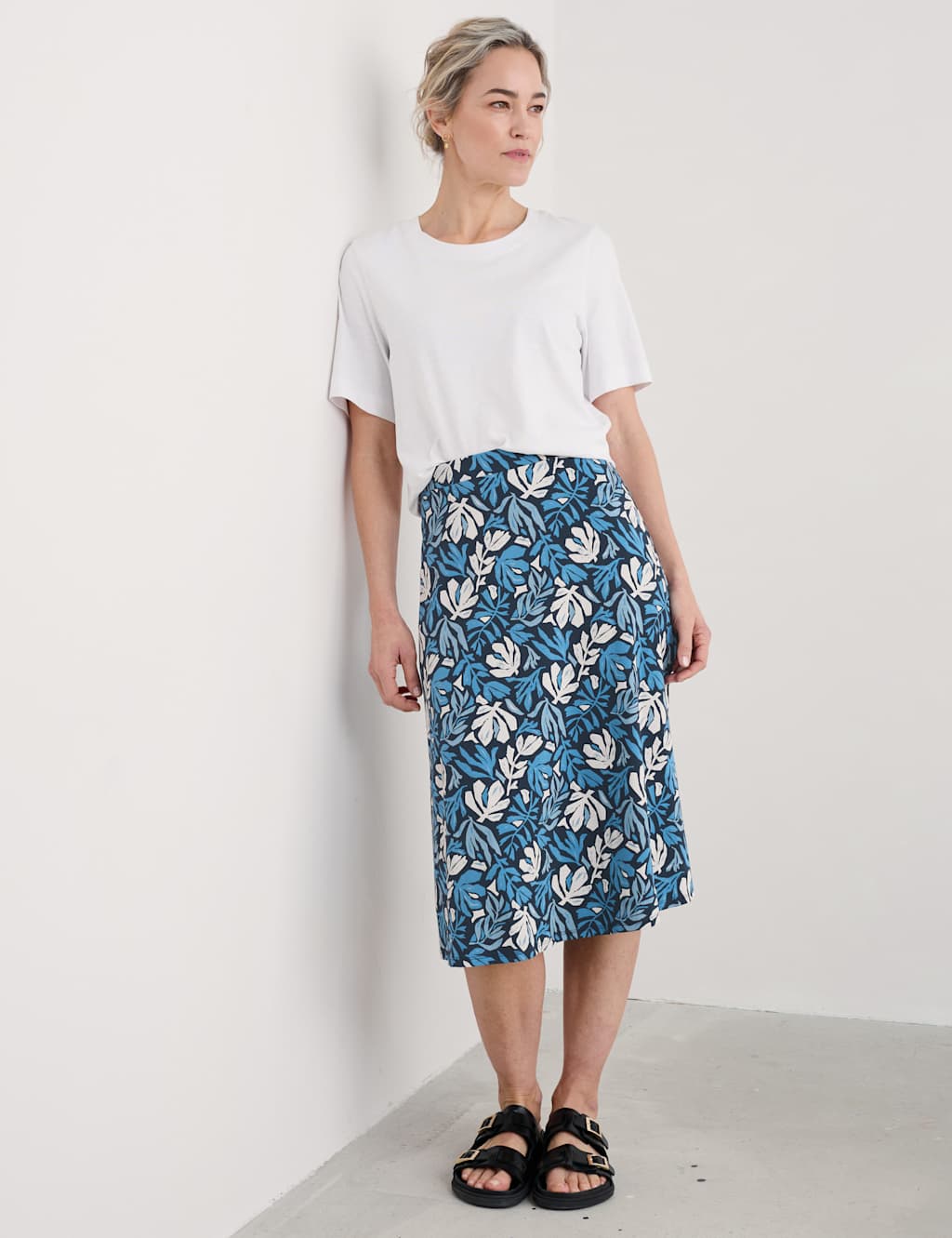 Seasalt Cornwall Cotton Rich Floral Midi A-Line Skirt Navy Mix
