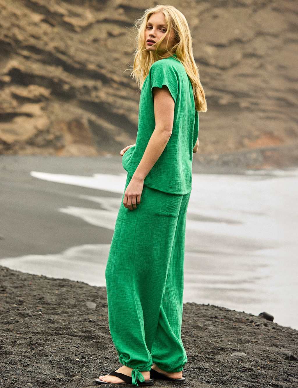 Ro&Zo Women's Pure Cotton Textured Relaxed Cuffed Trousers - 12 - Green - Available at M&S
