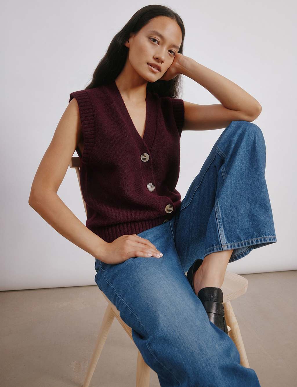 Albaray V-Neck Knitted Waistcoat with Wool Burgundy