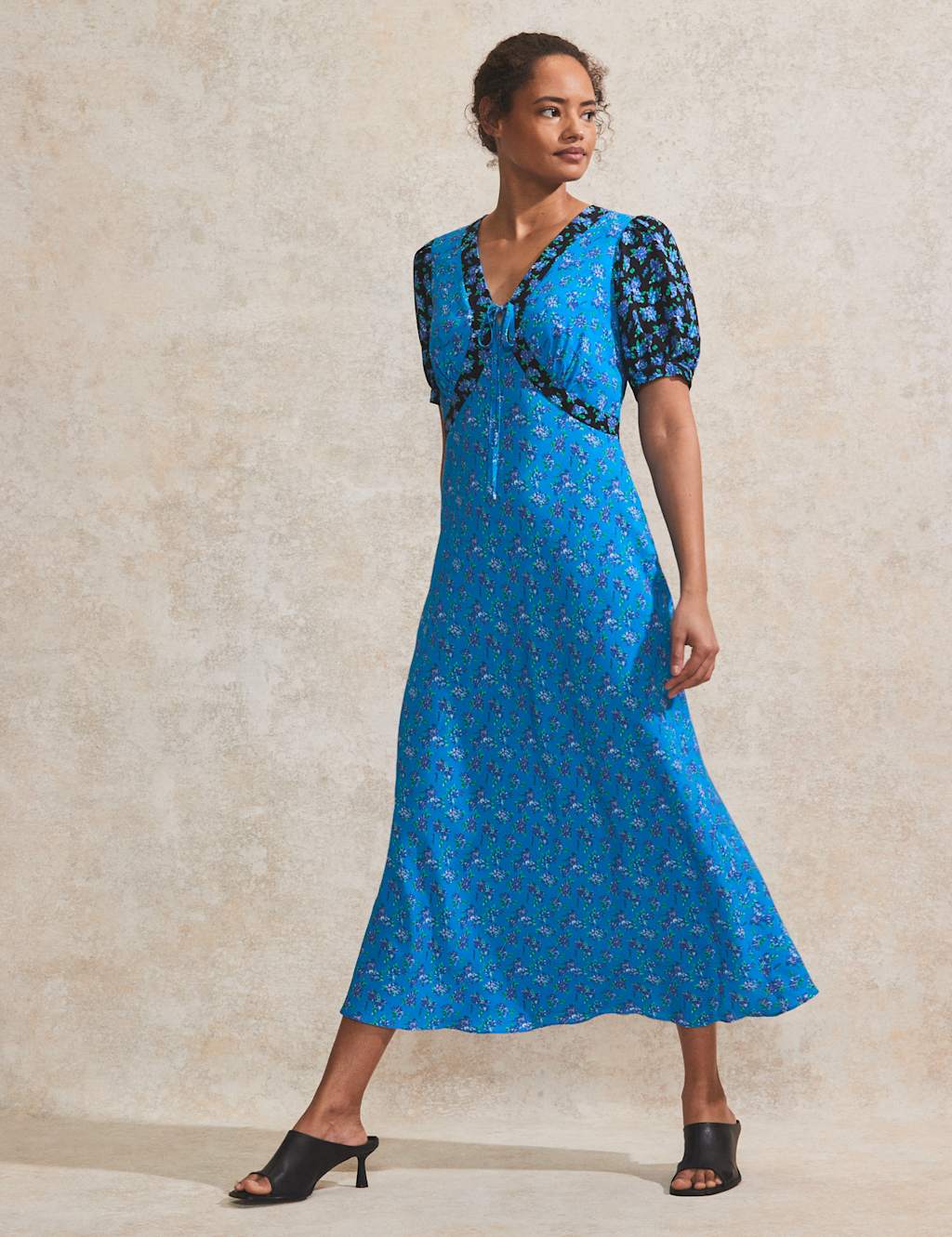 Match Rose Ditsy Floral V-Neck Tea Dress