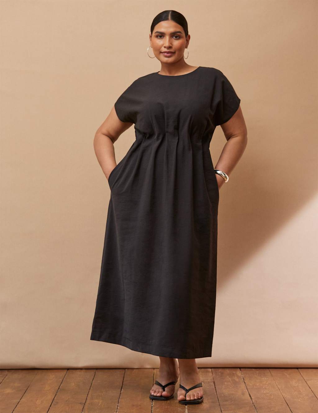 Live Unlimited London Round Neck Pleated Midaxi Tea Dress Black