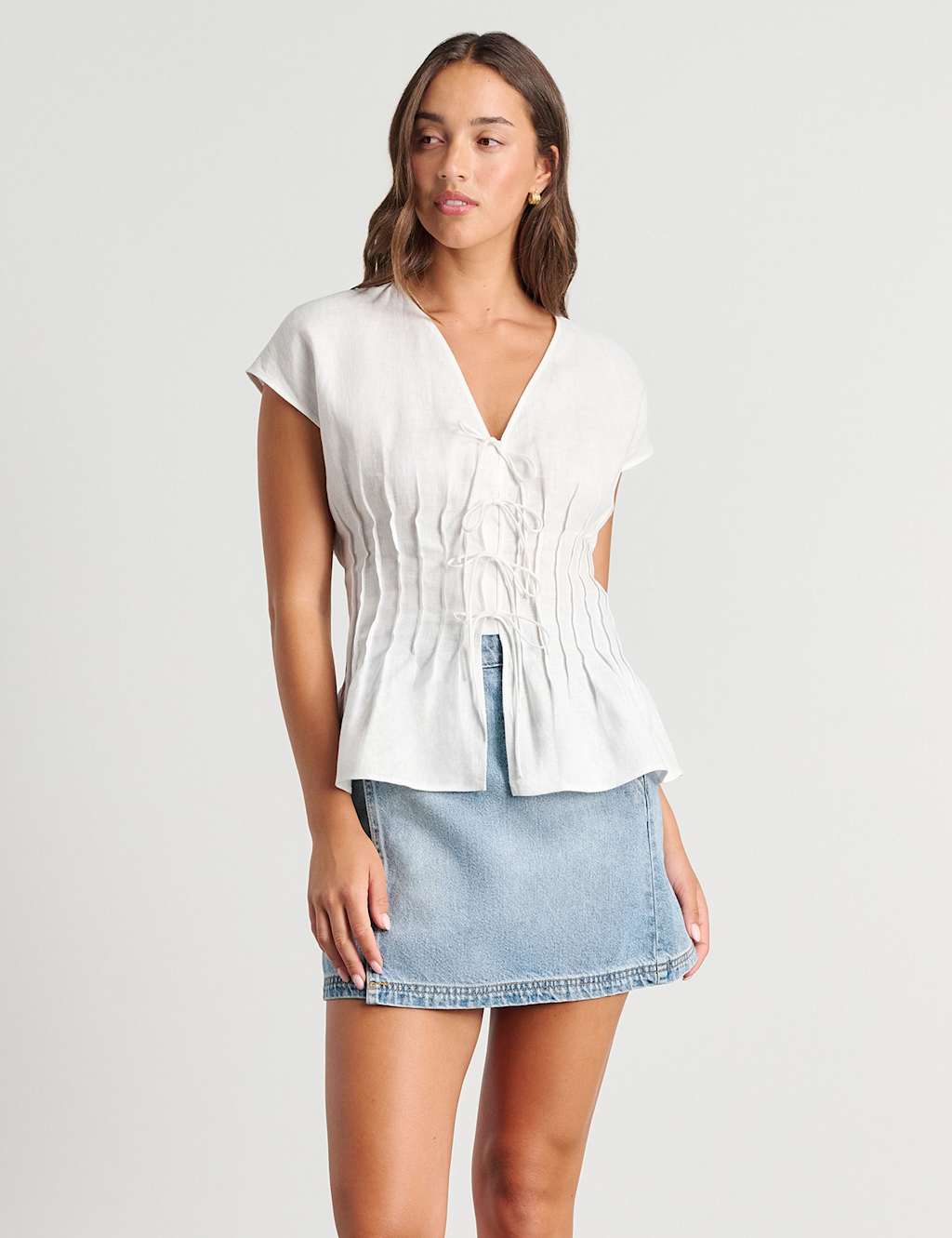 Jag Pure Linen V-Neck Pintuck Blouse White