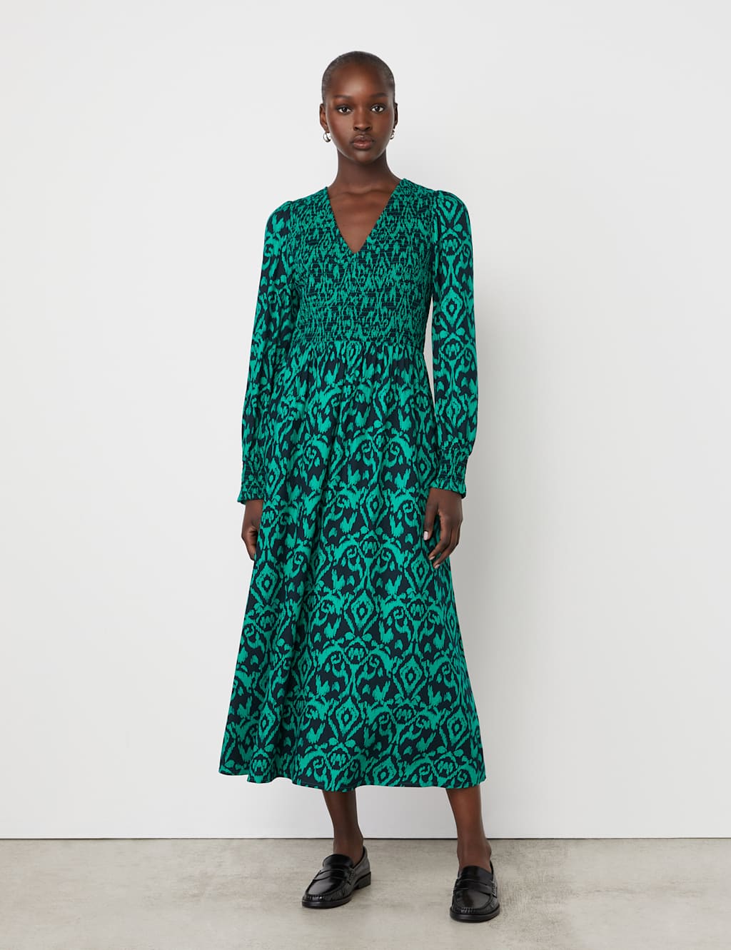 Printed V-Neck Midi Smock Dress