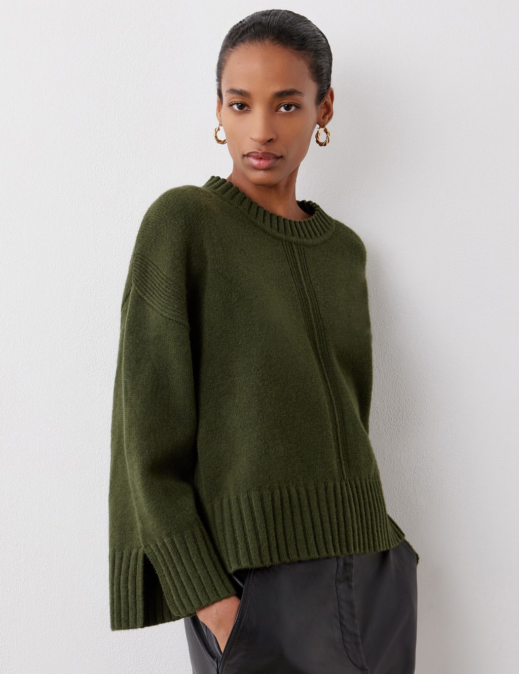 Crew Neck Stepped Hem Jumper