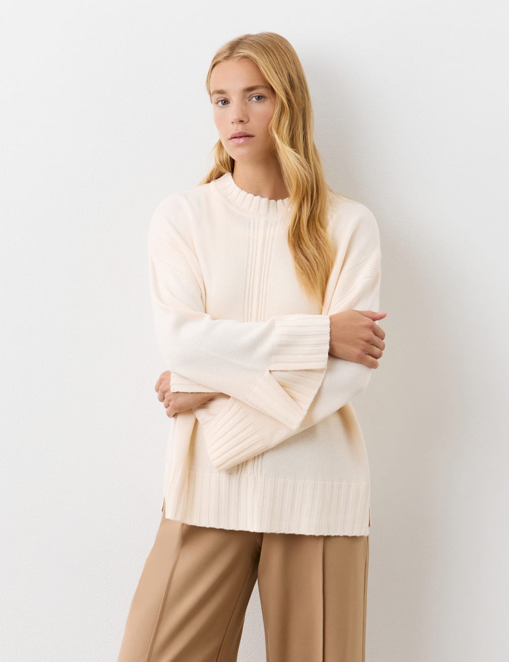 Crew Neck Stepped Hem Jumper