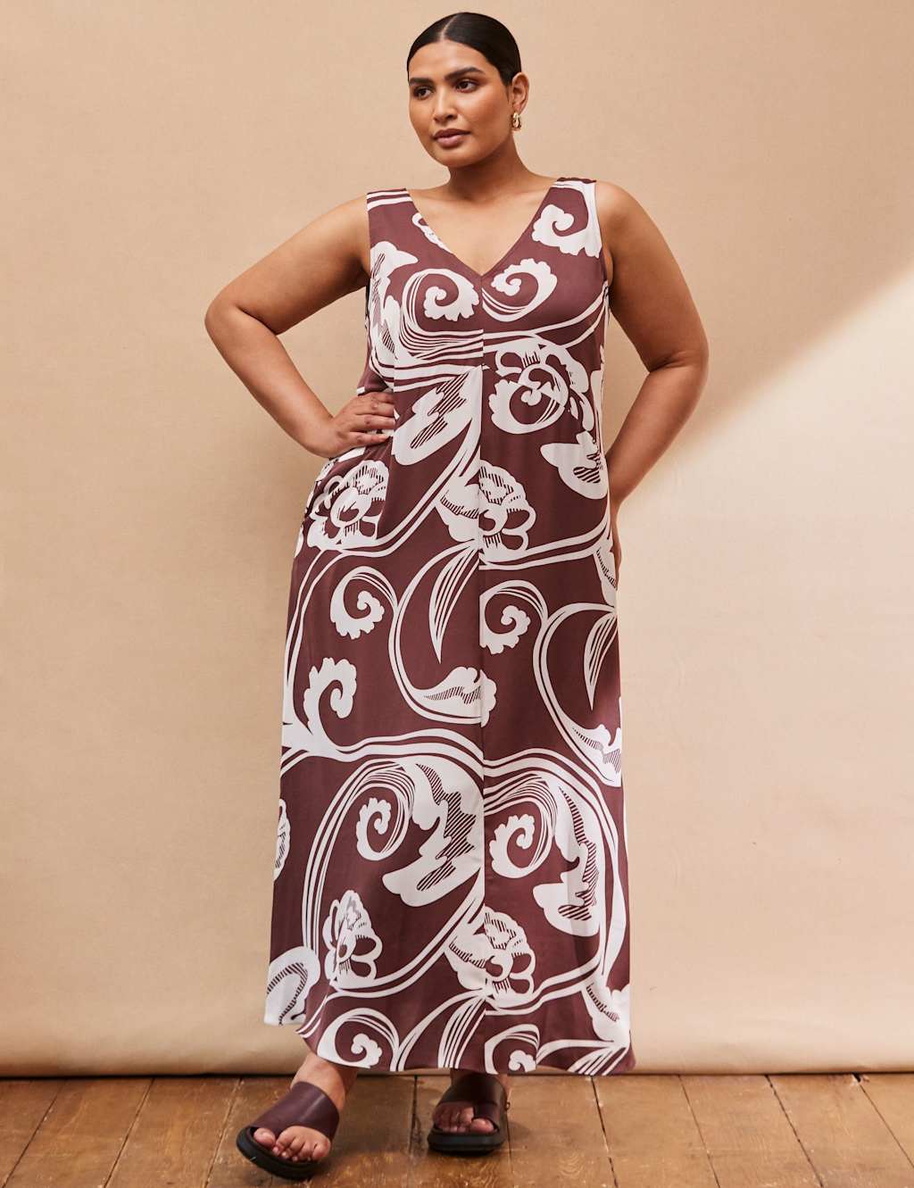 Live Unlimited London Paisley V-Neck Maxi Swing Dress Brown