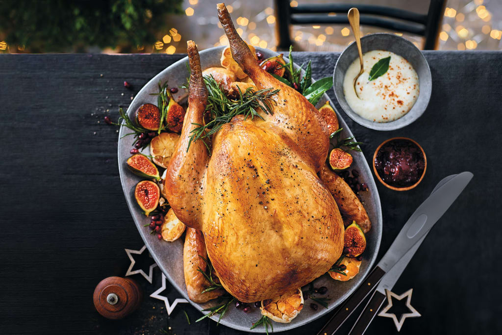 Free-Range Organic Pembrokeshire Bronze Turkey (Serves 6-10) 1 of 1