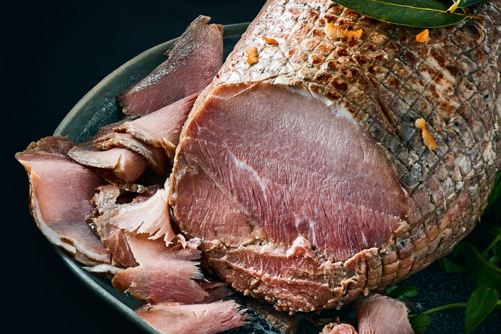 Collection Boxing Day Decorated Ham (Approx. 25 slices) 1 of 1