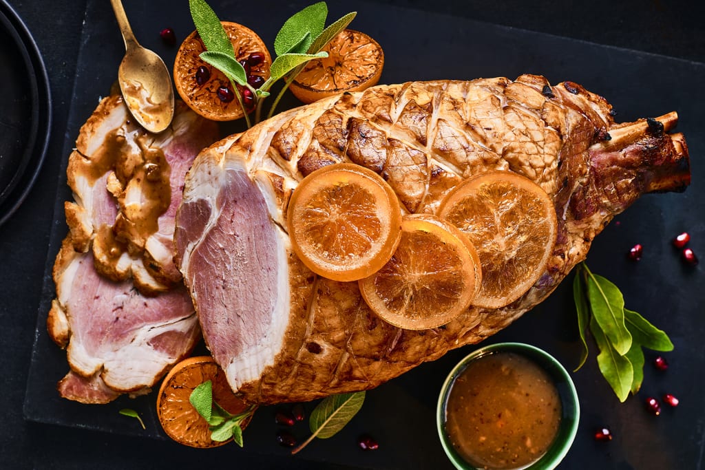 Our Best Ever Heritage Gold Dry-Cured Roasted Ham on the Bone (25 Slices) 1 of 1