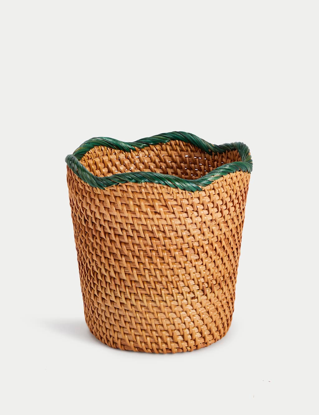 Scallop Edge Rattan Planter