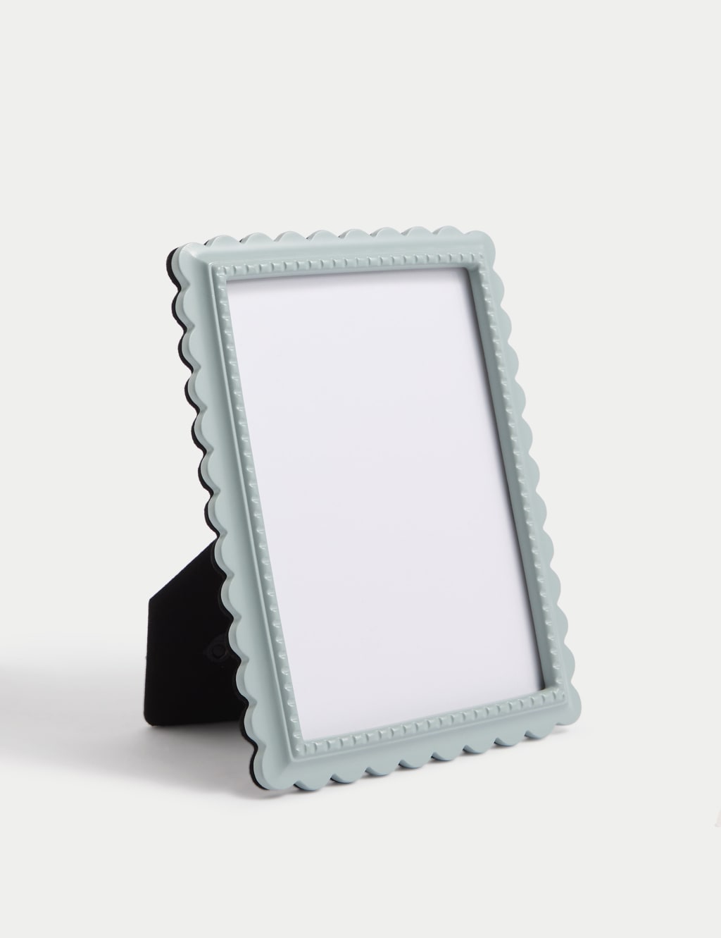 Scalloped Photo Frame 5x7 inch