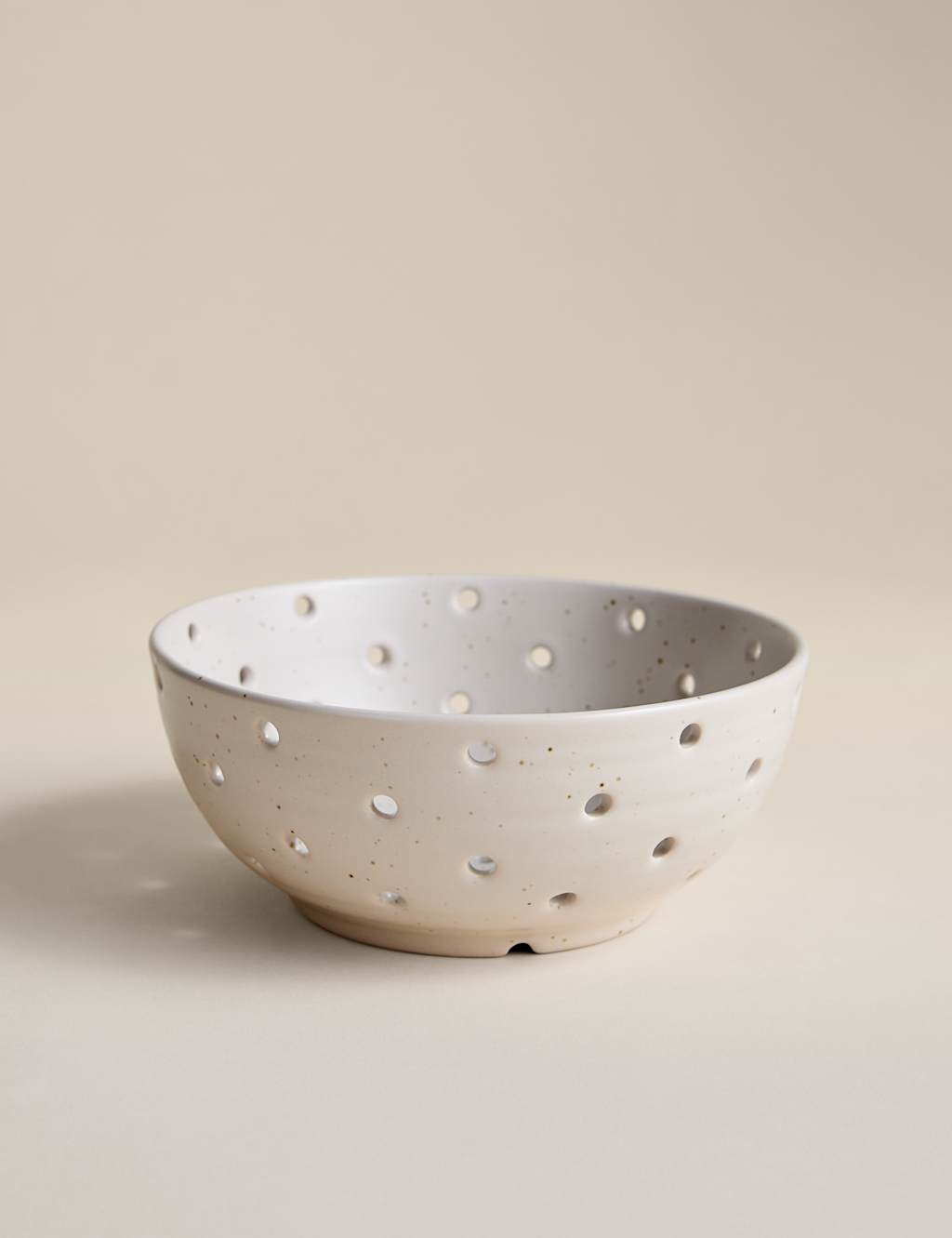 M&S Ceramic Medium Colander - Neutral