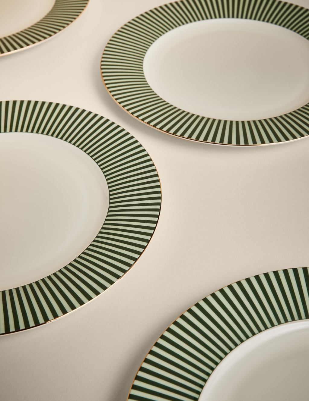 Set of 4 Hampton Dinner Plates