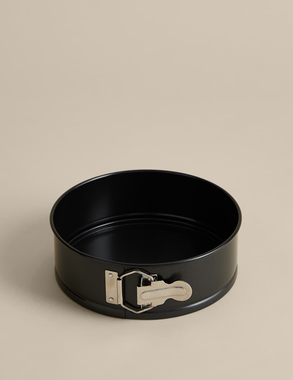 M&S Carbon Steel 8" Springform Cake Tin - Charcoal