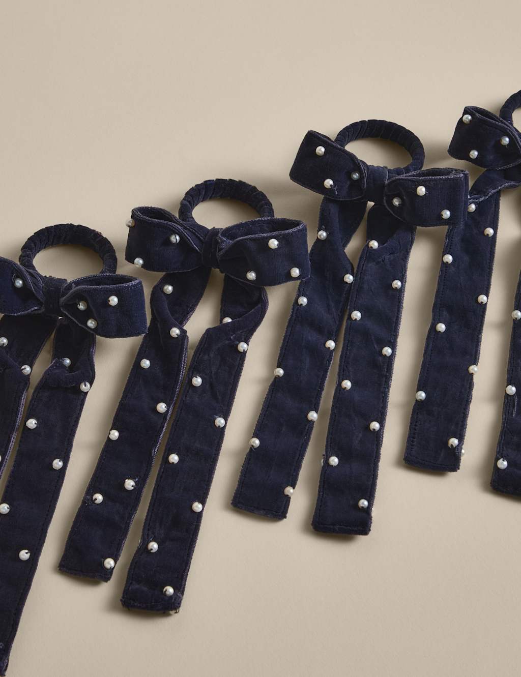 M&S Set of 4 Velvet Pearl Bow Napkin Rings Navy
