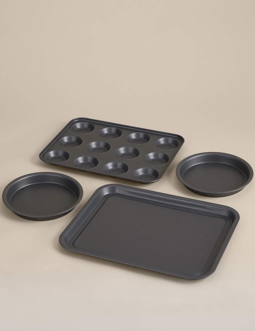 M&S 4 Piece Carbon Steel Oven Tray Set - Black