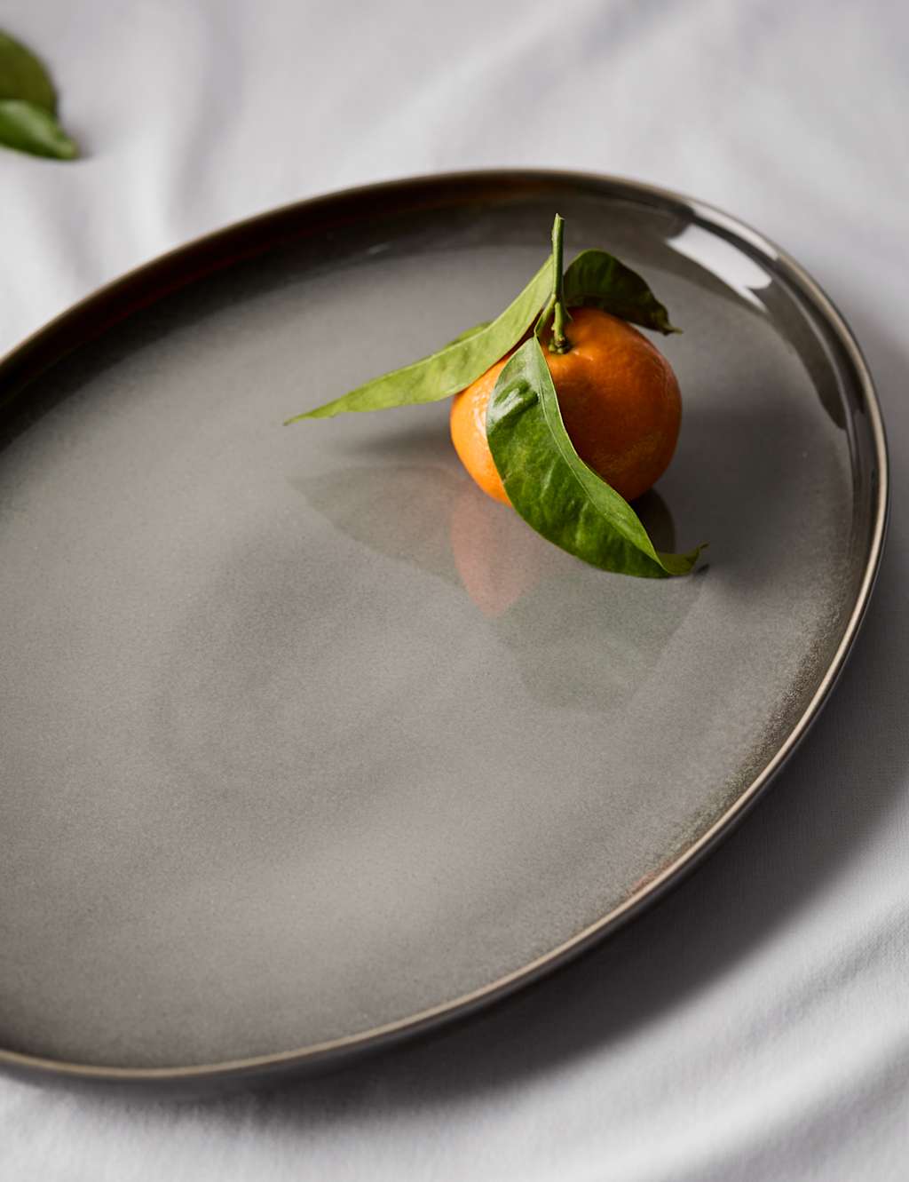 Amberley Reactive Platter