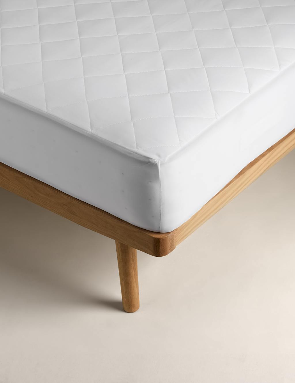 M&S Advanced Allergy Protection Mattress Protector White